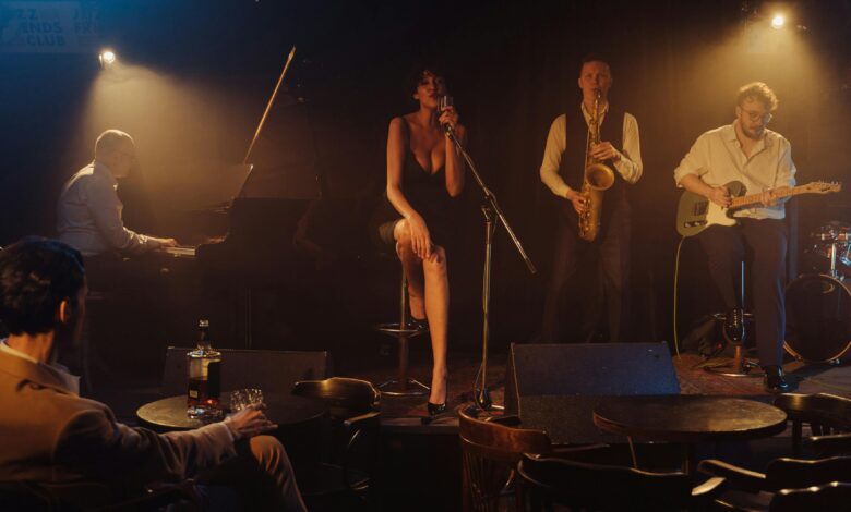 Entertain Crossword Clue